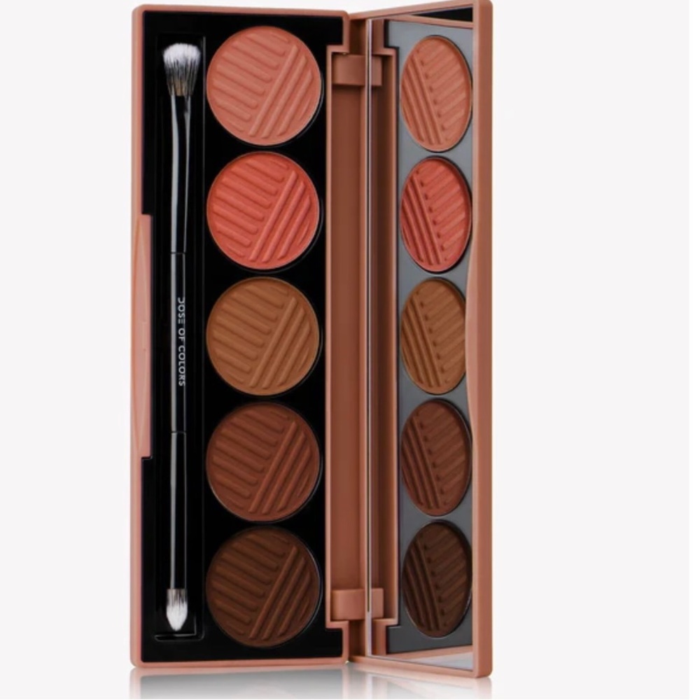 Doce of Colour-SASSY SIENNAS
EYESHADOW PALETTE